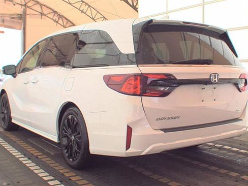 Used 2025 Honda Odyssey Sport-L image 11