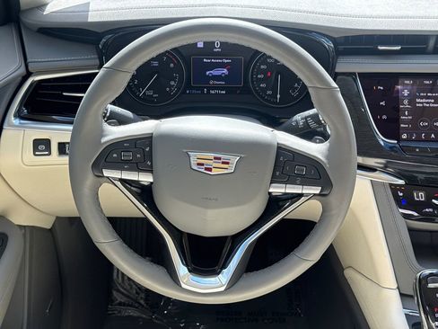 Used 2025 Cadillac XT6 Premium Luxury w/ Technology Package image 24