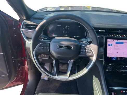 New 2025 Jeep Grand Cherokee L Limited image 12