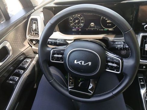 Certified 2023 Kia Sorento SX AWD/4WD image 14