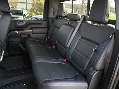 Used 2021 GMC Sierra 2500 Denali w/ Denali Black Diamond Edition image 11