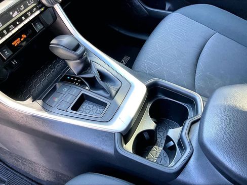 Used 2019 Toyota RAV4 XLE image 17