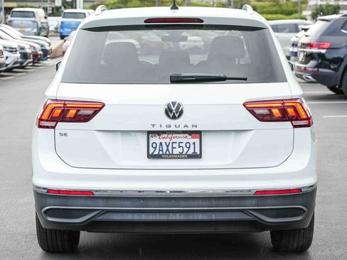 Used 2022 Volkswagen Tiguan SE w/ Panoramic Sunroof Package image 7
