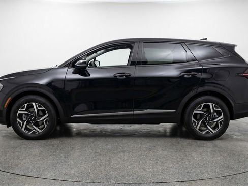 Used 2025 Kia Sportage LX image 5