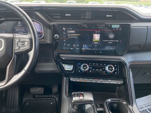 Used 2022 GMC Sierra 1500 AT4 w/ AT4 Preferred Package AWD/4WD image 21