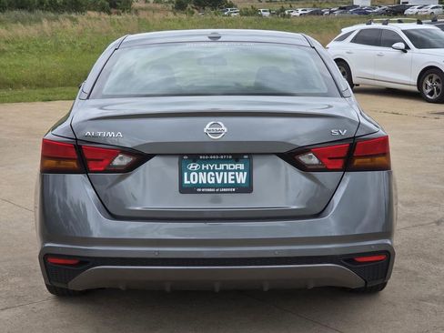 Used 2022 Nissan Altima 2.5 SV FWD image 5