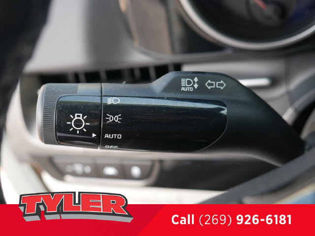 Used 2024 Kia Carnival EX FWD image 24