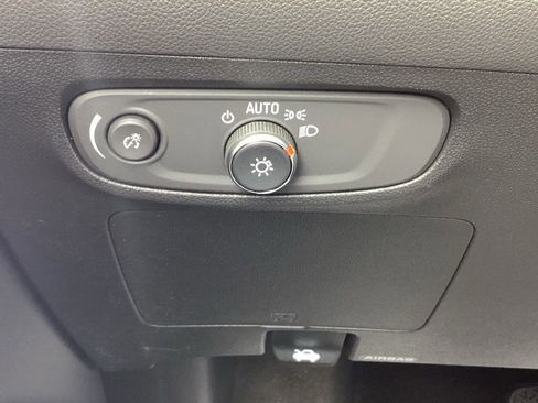 Used 2025 Buick Encore GX Preferred AWD/4WD image 24