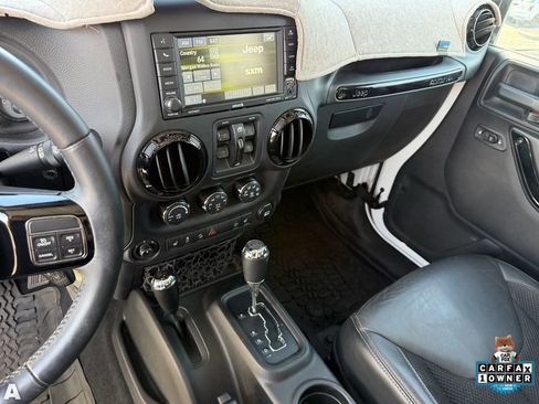 Used 2017 Jeep Wrangler Unlimited Sahara AWD/4WD image 24