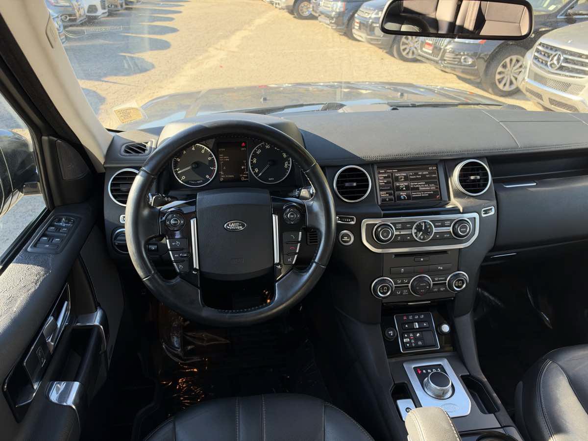 Used 2015 Land Rover LR4 HSE AWD/4WD image 13