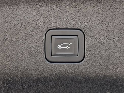 Used 2025 GMC Yukon Denali AWD/4WD image 31