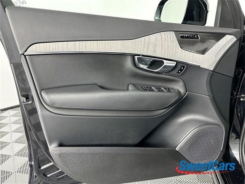 Used 2025 Volvo XC90 B6 Ultra w/ Protection Package Premier image 41