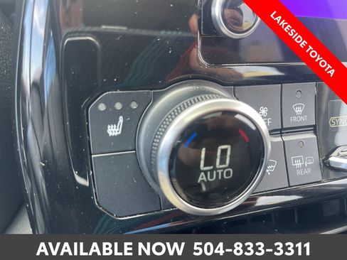 Certified 2024 Toyota Highlander XLE FWD image 37