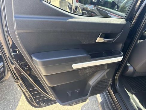 Used 2024 Toyota Tacoma TRD Sport w/ TRD Sport Upgrade Package AWD/4WD image 19