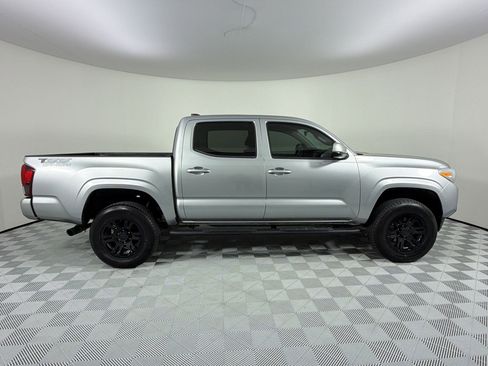 Used 2022 Toyota Tacoma SR image 8