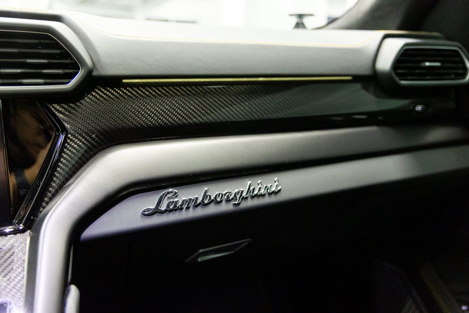 Used 2024 Lamborghini Urus S AWD/4WD image 44
