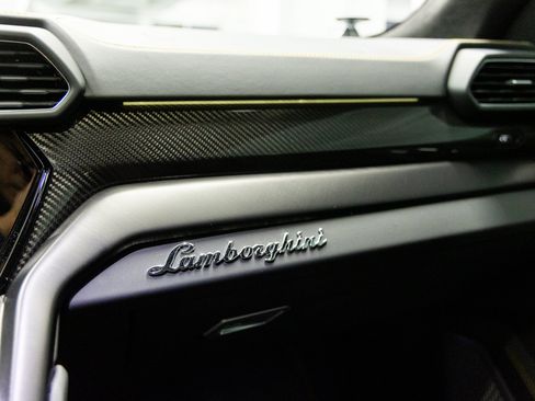 Used 2024 Lamborghini Urus S AWD/4WD image 44