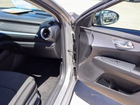 Used 2023 Kia Forte LXS FWD image 9