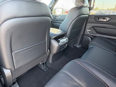 New 2026 Nissan Armada SL image 23