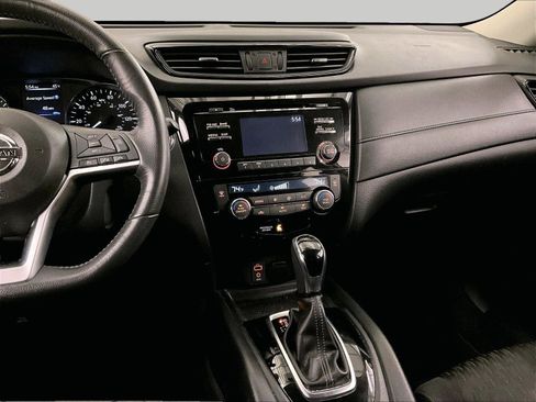 Used 2017 Nissan Rogue SV AWD/4WD image 6
