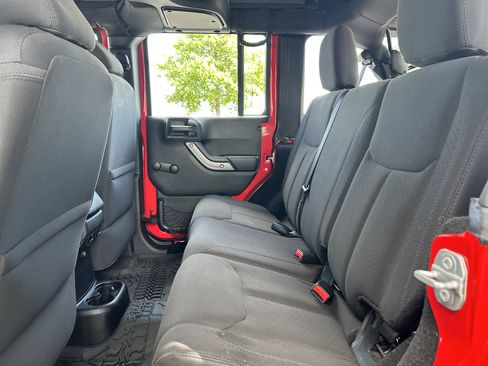 Used 2015 Jeep Wrangler Unlimited Sport AWD/4WD image 26