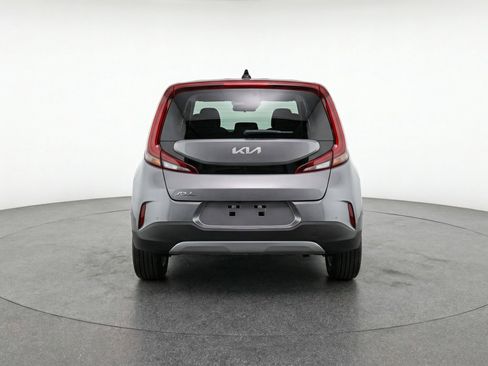 Used 2025 Kia Soul LX w/ LX Technology Package FWD image 7