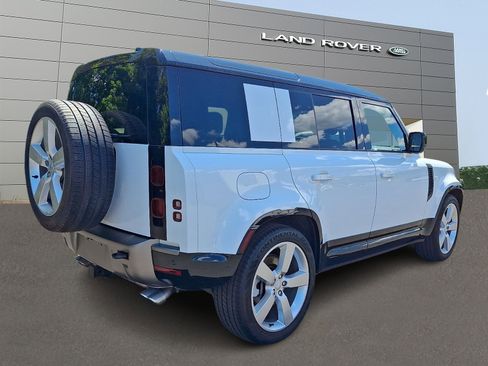 Used 2025 Land Rover Defender 110 X-Dynamic SE AWD/4WD image 2