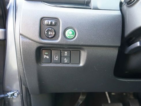 Used 2016 Honda Pilot Touring image 17