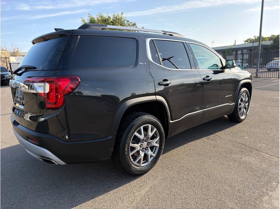 Used 2020 GMC Acadia SLT w/ Driver Alert Package II FWD image 3