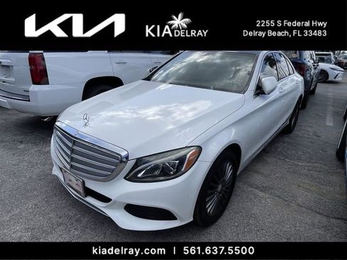 Used 2015 Mercedes-Benz C 300 4MATIC Sedan image 4