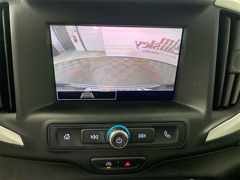 Used 2023 GMC Terrain SLE w/ Driver Convenience Package image 17