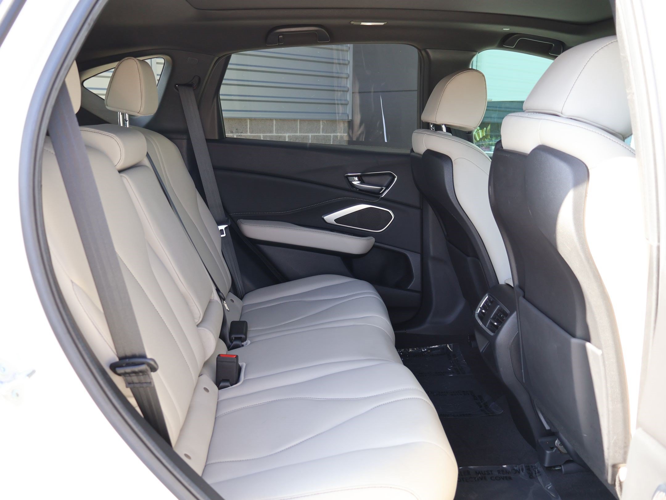 Used 2025 Acura RDX SH-AWD image 31