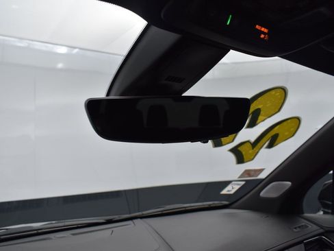 Used 2022 Cadillac XT6 Premium Luxury w/ Technology Package image 21