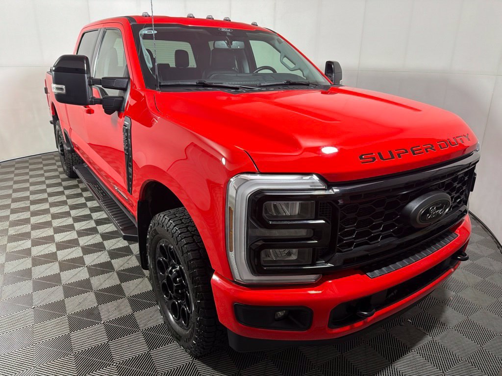Used 2025 Ford F350 Lariat w/ Black Appearance Package AWD/4WD image 1