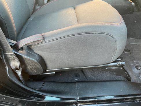 Used 2021 Jeep Wrangler Unlimited Rubicon AWD/4WD image 30