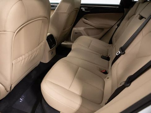 Certified 2026 Porsche Macan image 28