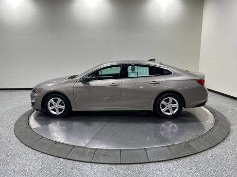 Used 2022 Chevrolet Malibu LS w/ LPO, Convenience Package 2 FWD image 9