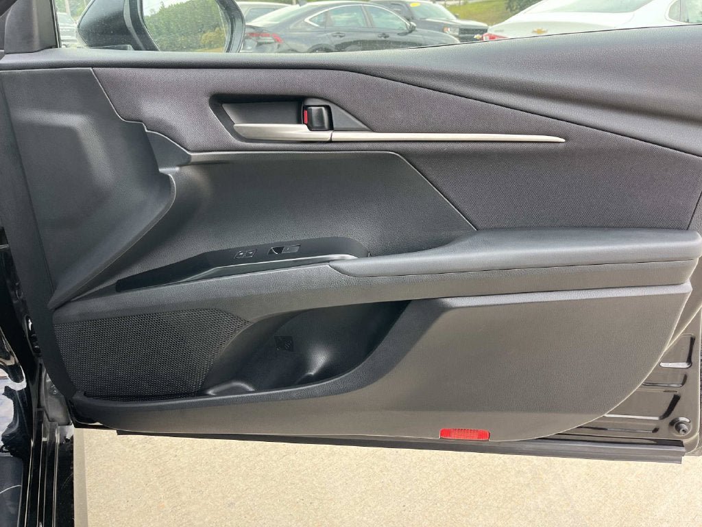 Used 2025 Toyota Camry LE FWD image 22