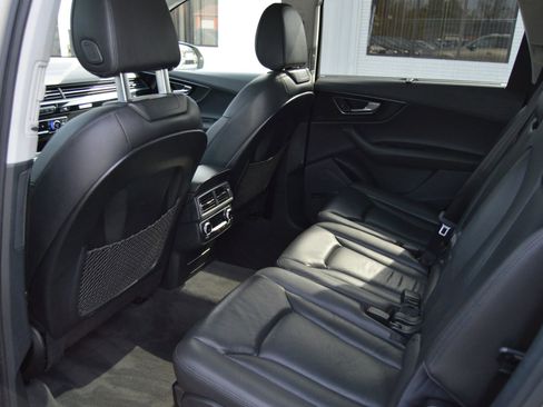 Used 2017 Audi Q7 3.0T Prestige w/ Prestige Package image 21