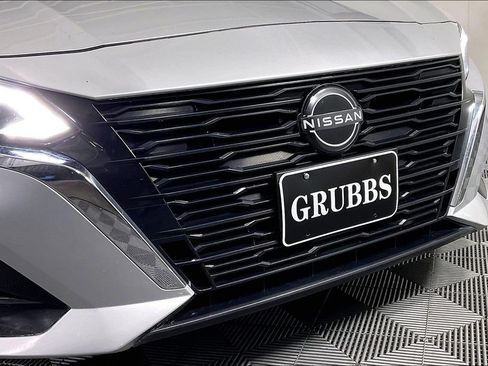 Used 2024 Nissan Altima 2.5 SV image 38