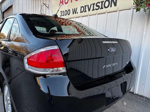 Used 2010 Ford Focus SE image 8