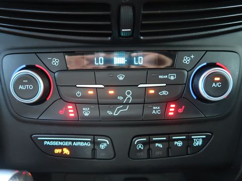 Used 2019 Ford Escape Titanium FWD image 19