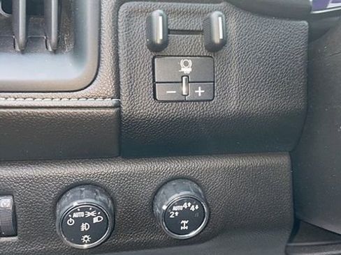 Used 2019 GMC Canyon Denali image 9