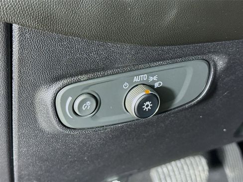 Used 2019 Chevrolet Equinox LS w/ LS Convenience Package image 12