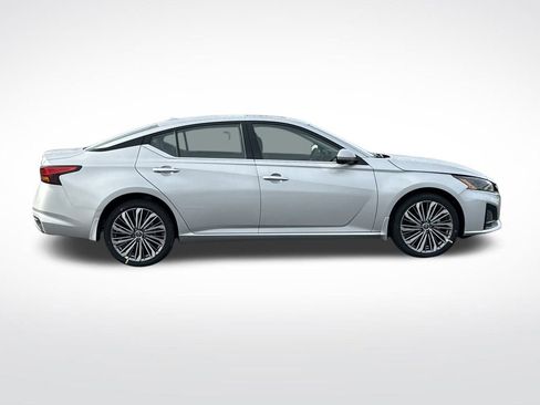 New 2025 Nissan Altima 2.5 SL image 6