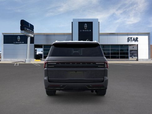 New 2025 Lincoln Navigator Reserve AWD/4WD image 5