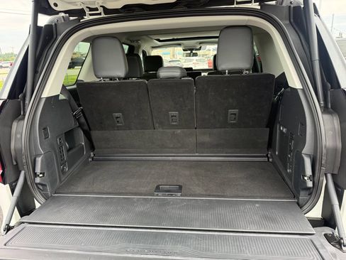 Used 2025 Ford Expedition Active AWD/4WD image 13
