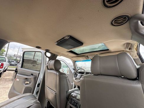 Used 2002 GMC Yukon XL Denali AWD/4WD image 52