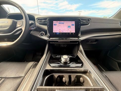Used 2024 Jeep Wagoneer Series II w/ Flexible Seating Group RWD image 25