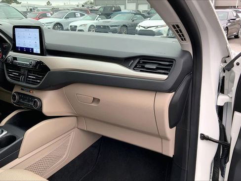 Certified 2022 Ford Escape SEL image 18